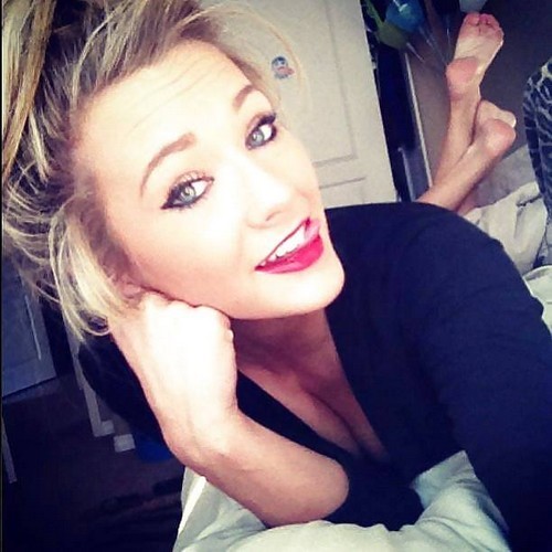 salope de belle fille de 16 ans me suce